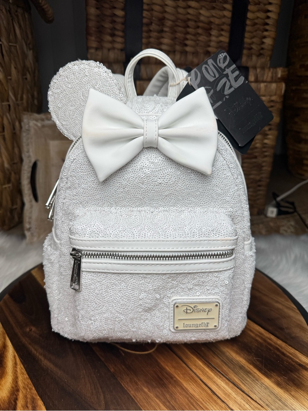 Disney Loungefly White wedding sequin Minnie Mouse backpack